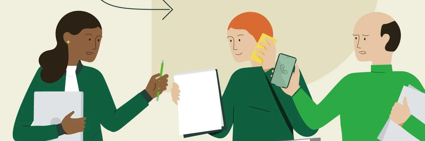 Illustration: Menschen mit Aktenordnern sprechen miteinander und telefonieren gleichzeitig.