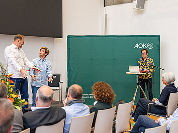 New Work Improvisatitonstheater isar148 Zwei Schauspieler während des Improvisationstheaters