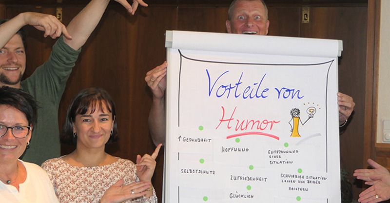 Kinderkrankenpflege: Workshop Kinderkrankenpflege ist oft ein ernstes Thema: Umso wichtiger, dass das Team in einem Workshop die Vorteile von Humor im Arbeitsalltag erarbeitet hat.