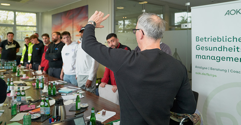 TST Career Starter: Eine Arbeitsgruppe nimmt an einem BGM-Workshop der AOK Rheinland-Pfalz/Saarland teil 