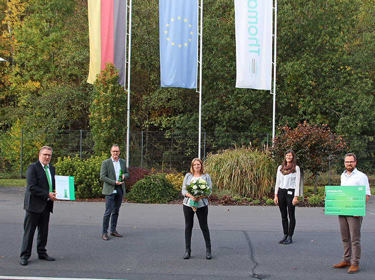 Das Gruppenfoto zeigt Beschäftigte der Thomas Magnete GmbH als Regionalsieger Nordost des AOK-MehrWert-Gesundheitspreis 2019. 