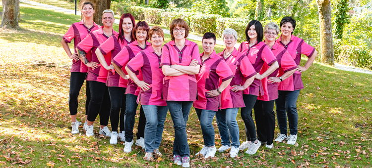 Team „Liebevolle Pflege“ Gruppenfoto des Teams „Liebevolle Pflege“