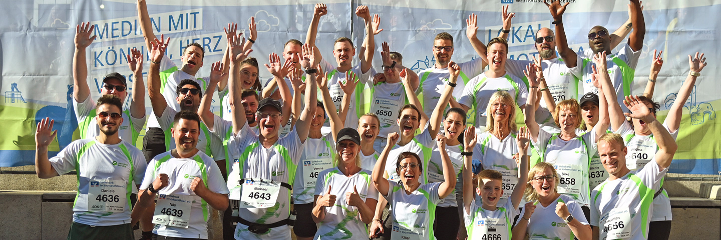Firmenlauf: Das jubelnde Team von persona sevice