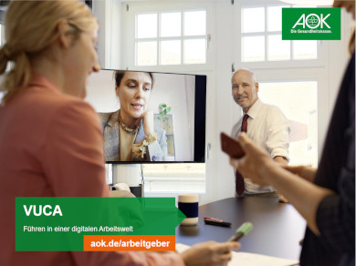 Online-Seminar „Führen in einer digitalen Arbeitswelt“ Vier Personen bei einer Videokonferenz.