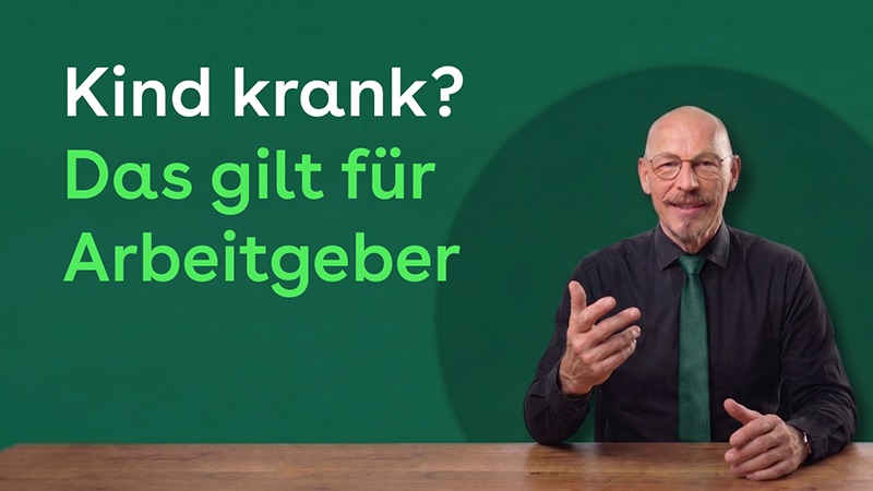 Kinderkrankengeld Video-Thumbnail zum Thema Kinderkrankengeld: Mann mit Brille und Krawatte vor grünem Hintergrund