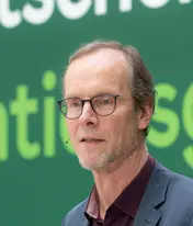 Prof. Hajo Zeeb ist Leiter der Abteilung Prävention und Evaluation am Leibniz-Institut für Präventionsforschung und Epidemiologie – BIPS und Professor für Epidemiologie an der Universität Bremen.