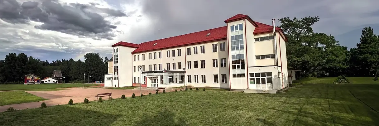 Ländliche Klinik Foto: Kleine Klinik in ländlicher Umgebung