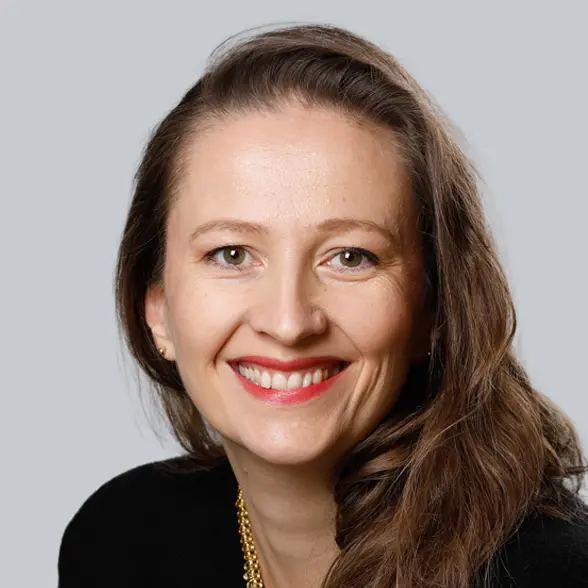 Porträt: Dr. Layla Distler, Leiterin des Referats Krankenhausplanung und sektorenübergreifende Versorgung im Ministerium für Soziales, Gesundheit und Integration Baden-Württemberg