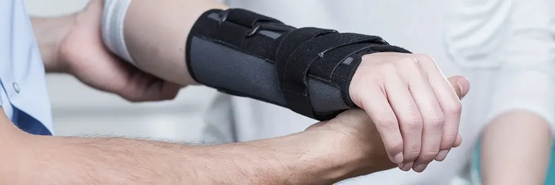 Unterarmorthese Arm mit Unterarmorthese
