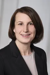 Dr. Cornelia Straßner ist Privatdozentin an der Abteilung Allgemeinmedizin und Versorgungsforschung des Uniklinikums Heidelberg und Mitautorin des QISA-Bandes.