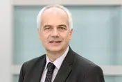Jürgen Klauber übernahm 1998 die stellvertretende Institutsleitung des Wissenschaftlichen Instituts der AOK. Von 2002 bis zu seinem Ruhestand 2025 war WIdO-Geschäftsführer. Foto: Jürgen Klauber, Geschäftsführer Wissenschaftliches Institut der AOK (WIdO)