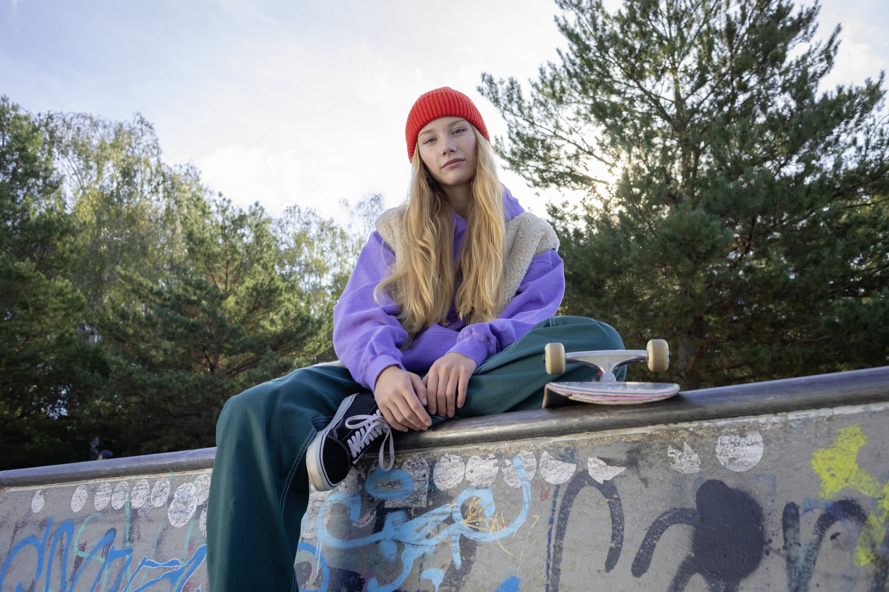 Porträt der Protagonistin, die sich im Film die Fragen stellt, denen sich viele nach Schule gegenüber sehen.