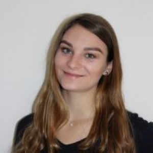 Porträt von Alica Sprafke, Azubi bei der AOK Niedersachsen