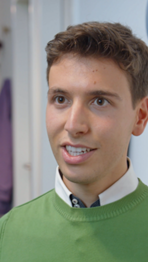 Porträt von Benito, Azubi bei der AOK Baden-Würrtemberg