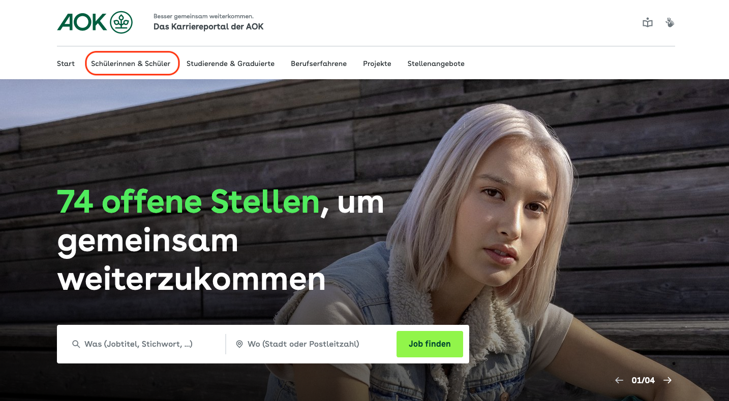 Ein Bild-Schirm-Foto zeigt die Start-Seite. Im Web-Seiten-Menü ist Schülerinnen und Schüler rot markiert.