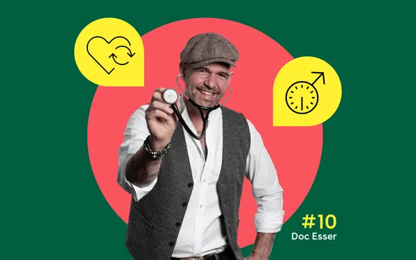 In der Mitte ist ein Foto von Doc Esser mit Schirmmütze und Stethoskop zu sehen. Links und rechts sind gelbe Sprechblasen mit einfachen, einfarbigen Symbolen zu sehen: links eine Herzzeichnung, rechts ein Männersymbol und eine Uhr.