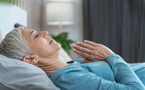 Plötzliches Einschlafen Im Sitzen Im Alter www.aok.de