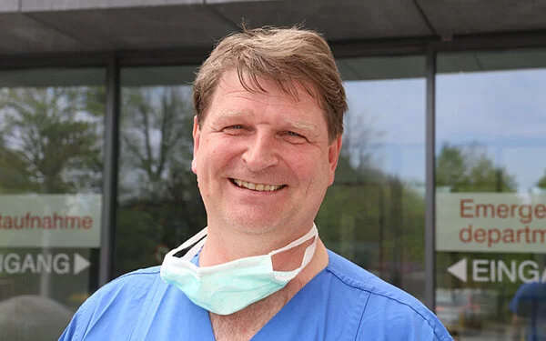 Porträt von Dr. med. Mark Frank, Leiter der Notaufnahme des Städtischen Klinikums Dresden