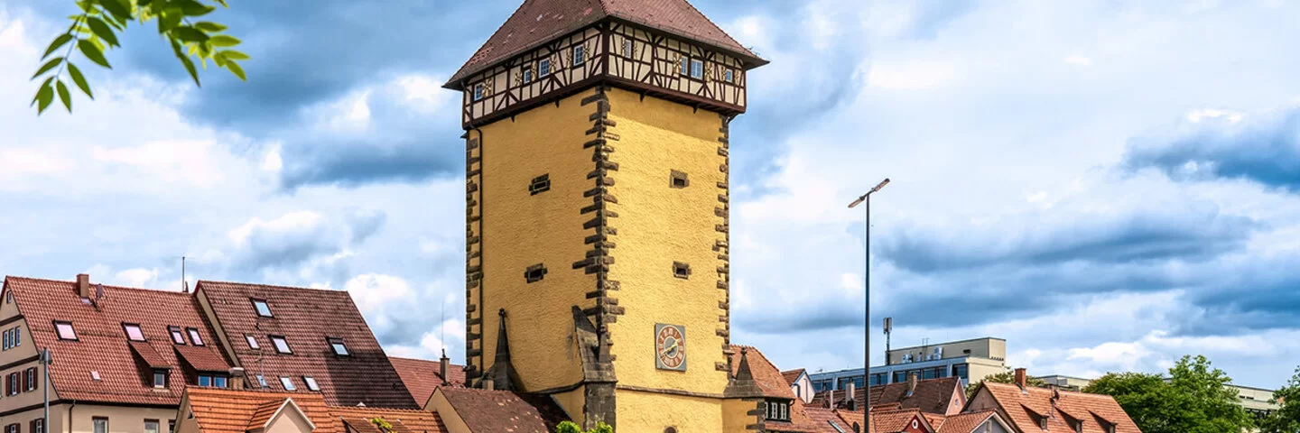 Reutlingen, 15.06.2019: Das Tübinger Tor (ehemals Mettmannstor) in Reutlingen wurde 1235 als Teil der Stadtmauer erbaut. Es ist eines der ehemaligen sieben Stadttore