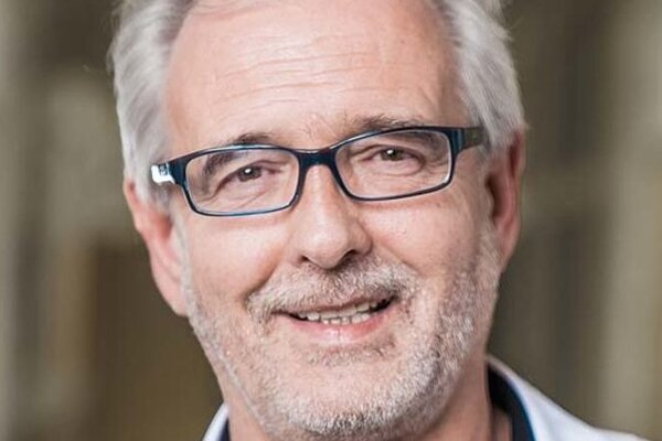 Auf dem Bild ist Dr. Järg Gröticke zu sehen.