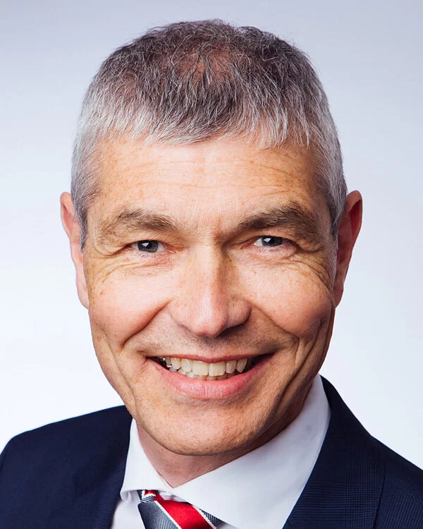 Prof. Dr. med. Rainer Weber, Leiter der Sektion Nasennebenhöhlen- und Schädelbasischirurgie, Traumatologie an der Hals-Nasen-Ohrenklinik des Städtischen Klinikums Karlsruhe.