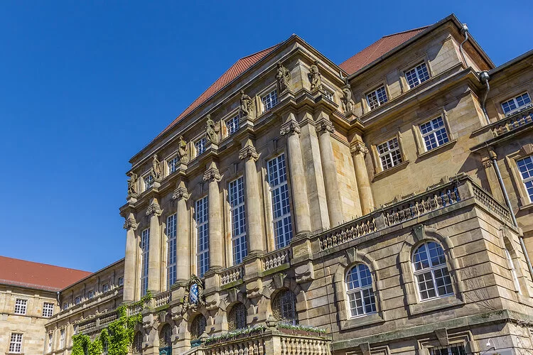 Fassade des historischen Rathauses von Kassel.