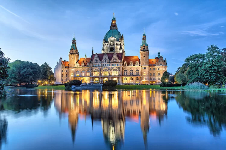 Neues Rathaus Hannover am Abend