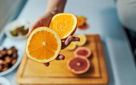 Die Orange ist wegen ihres hohen Vitamin C Gehalts sehr beliebt.