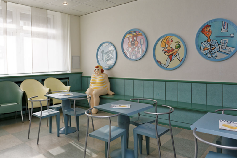 Hier im örtlichen Mundhygienezentrum wird Kindern beigebracht, warum Zahnpflege so wichtig ist. Die AOK ist aber auch in Schulen und Kitas vor Ort im Einsatz, um Schülern und Kindern dieses wichtige Thema näherzubringen.