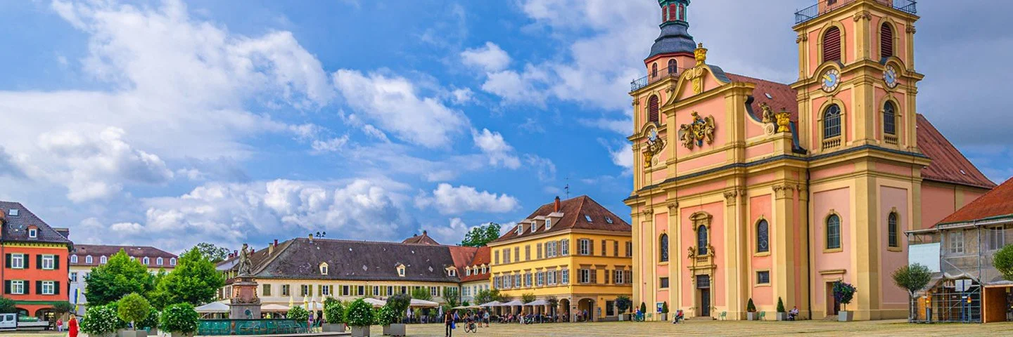 Blick auf den historischen Barockmarkt in Ludwigsburg