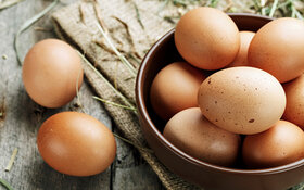 Eine Schale voller Eier – doch wie gesund sind sie eigentlich?