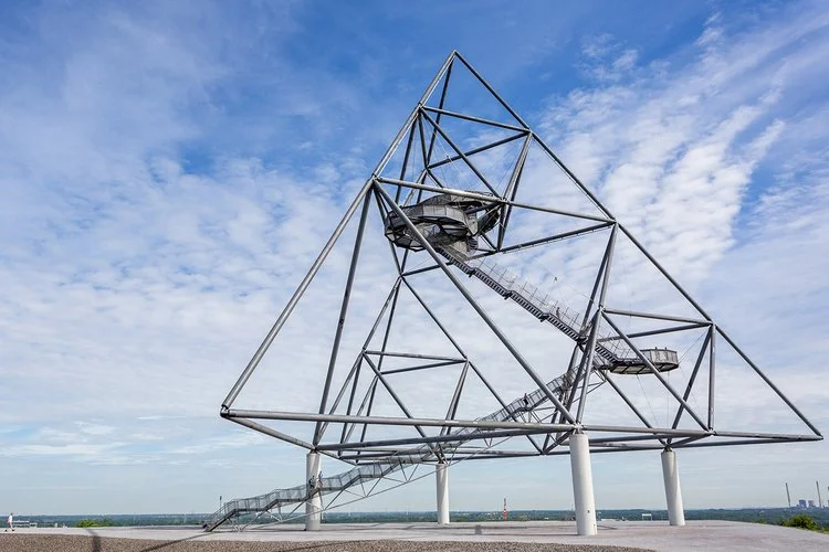 Tetraeder auf dem ehemaligen Bergwerk Müllkippe in Bottrop