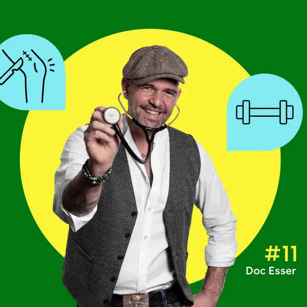 In der Mitte ist ein Foto von Doc Esser mit Schirmmütze und Stethoskop zu sehen, links und rechts daneben sind zwei hellblaue Piktogramme mit Kniegelenk und Hantel zu sehen.