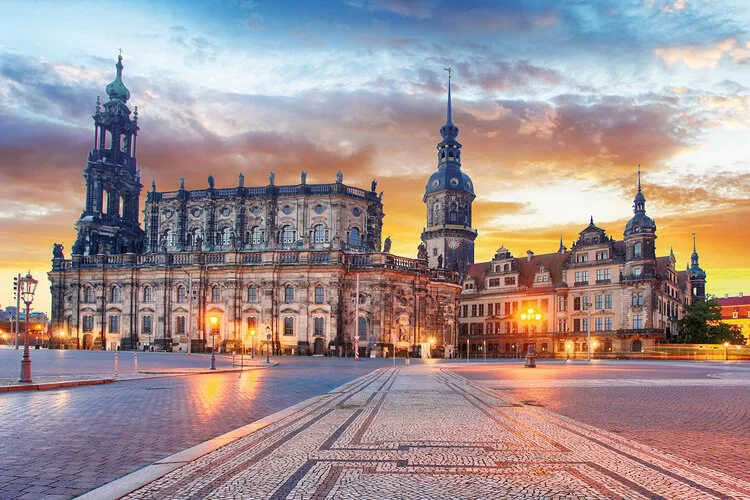 Hofkirche und Theaterplatz in Dresden.