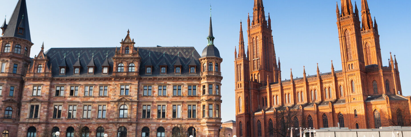 Wiesbaden, Deutschland - Rathaus und Marktkirche