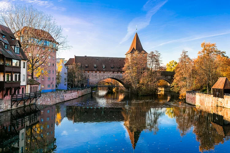 Nürnberger Altstadt in herbstlichen Farben.