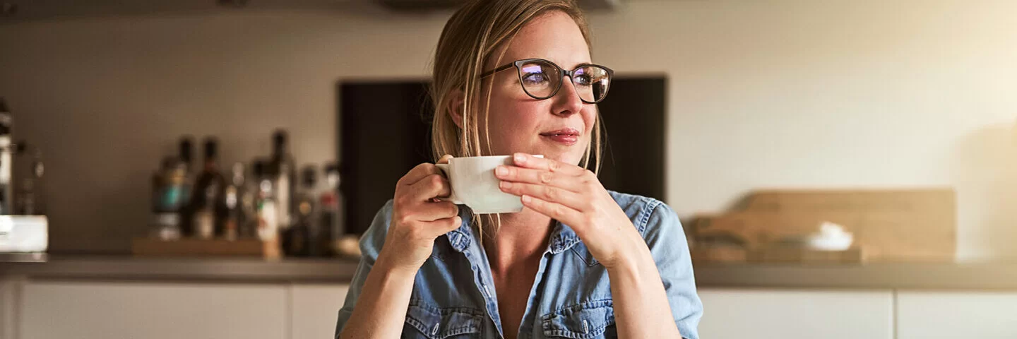 Am Tisch sitzen, entschleunigen und die Arbeit einen Augenblick ruhen lassen – das hilft uns dabei, unsere Ziele zu erreichen.