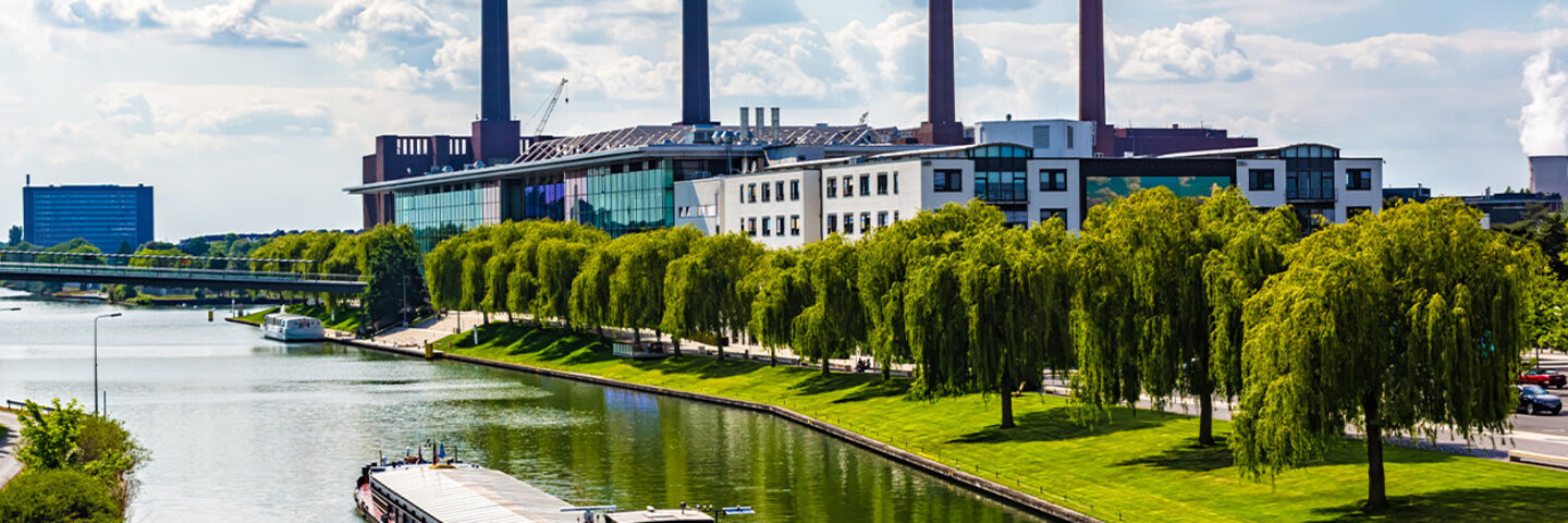 Das Bild zeigt die Industriestadt Wolfsburg.