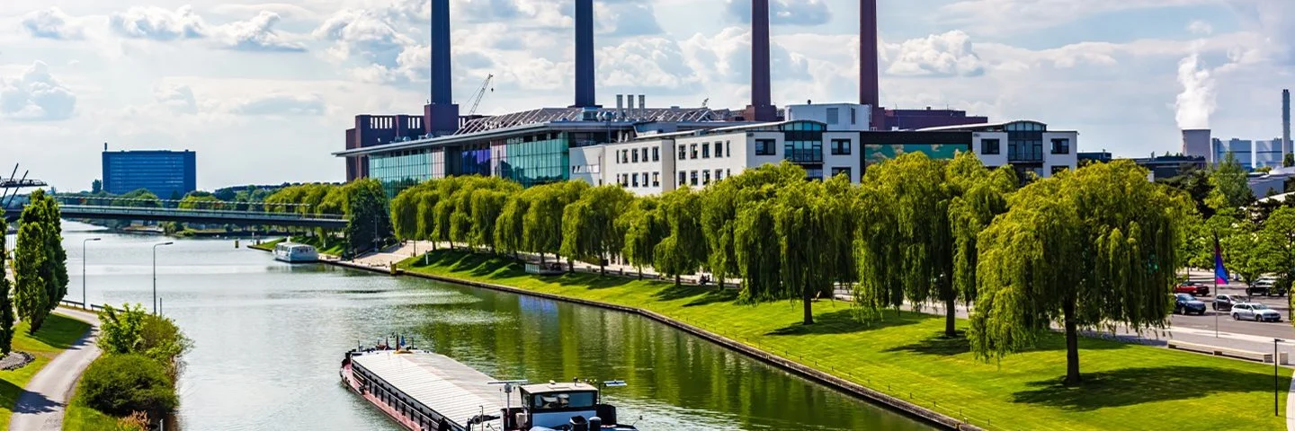 Das Bild zeigt die Industriestadt Wolfsburg.