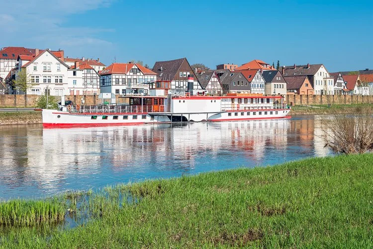 Fachwerkhäusern und Stadtmauer in Minden, Deutschland