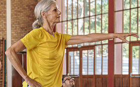Ältere Menschen treiben trotz Herzinsuffizienz Sport.