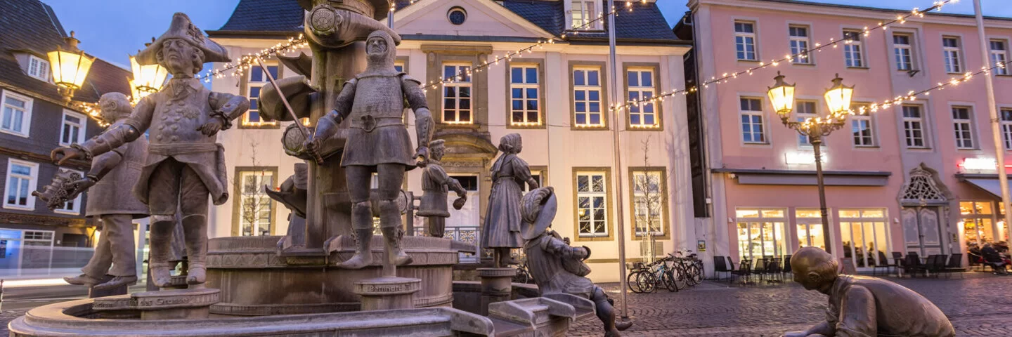 Der Bürgerbrunnen steht auf dem Rathausplatz in Lippstadt.