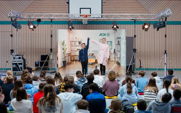 Präventionstheater "Püppchen" der AOK sensibilisiert Schülerinnen und Schüler für Essstörungen und psychische Gesundheit
