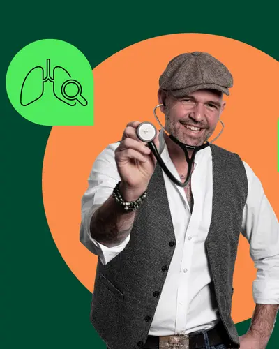 In der Mitte ist ein Foto von Doc Esser mit Schirmmütze und Stethoskop zu sehen, links und rechts daneben sind grüne Piktogramme zu sehen: links eine stilisierte Lunge mit Lupe, rechts ein durchgestrichenes Zigarettensymbol.