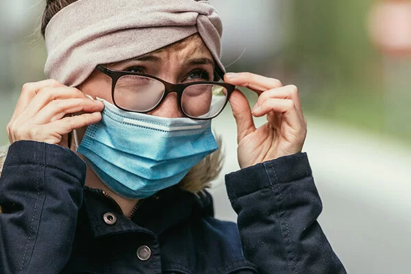 Mundschutz und brille Clearance