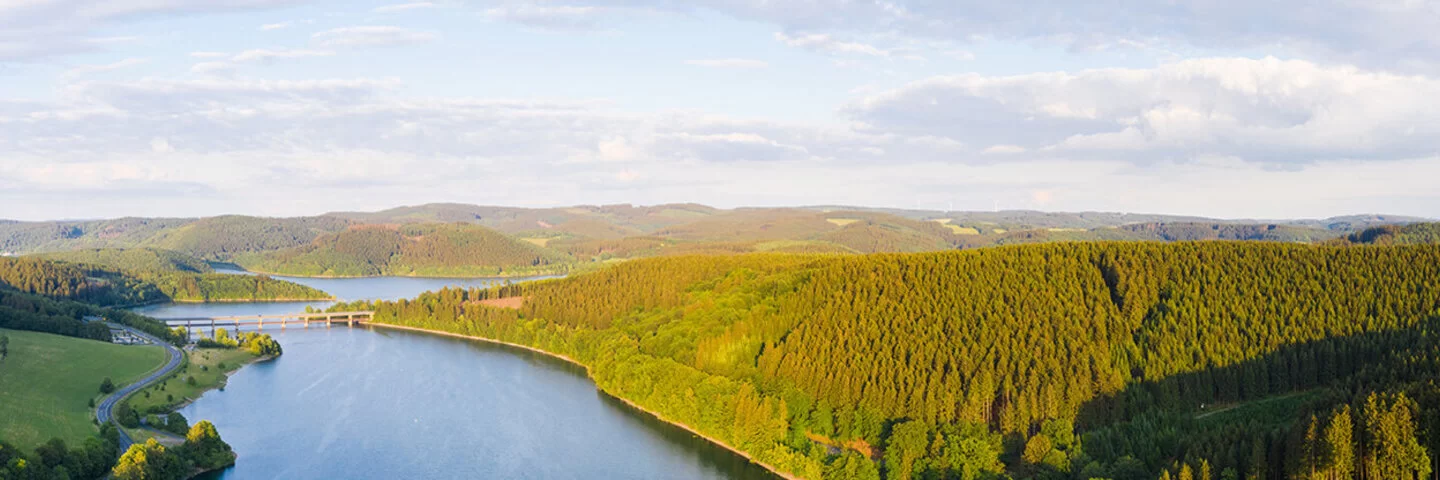 Bigge See Sauerland deutsch von oben High-Definition-Panorama