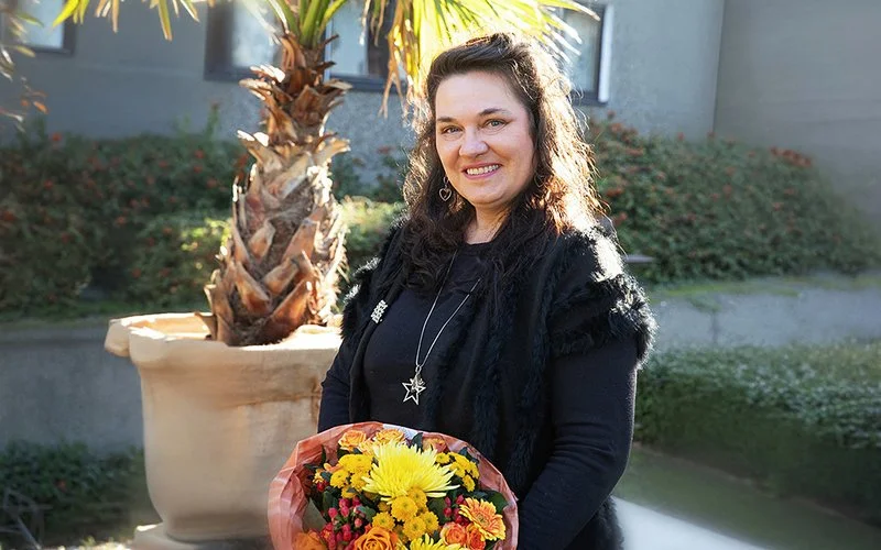 Porträt von Cornelia Hinrichs Preisträgerin des Empathie-Awards Pflege, Leitung dreier Stationen.