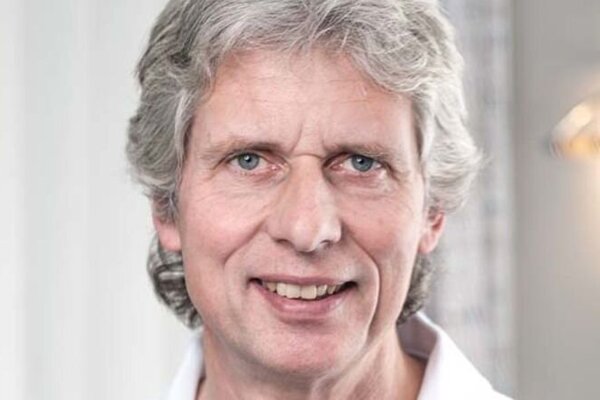 Auf dem Bild ist Stefan Henke zu sehen.