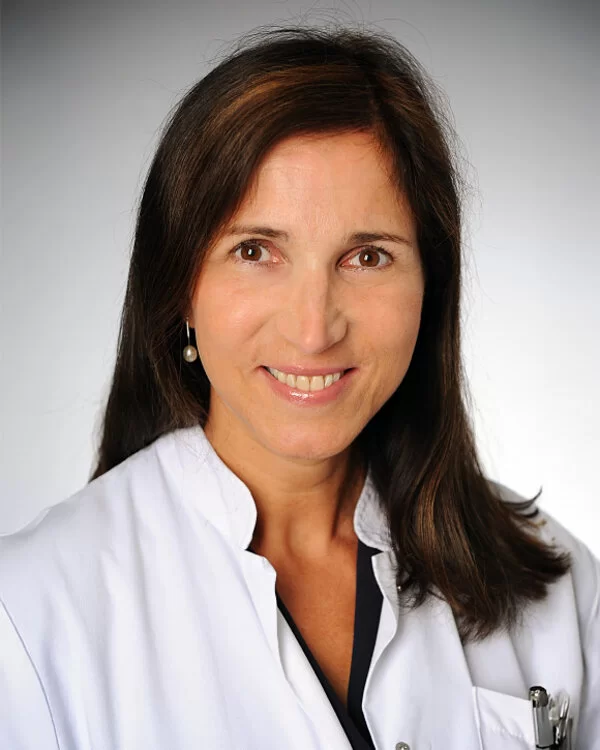 Portrait von Prof. Dr. Veerle Visser-Vandewalle, Direktorin der Klinik für Stereotaxie und Funktionelle Neurochirurgie an der Uniklinik Köln