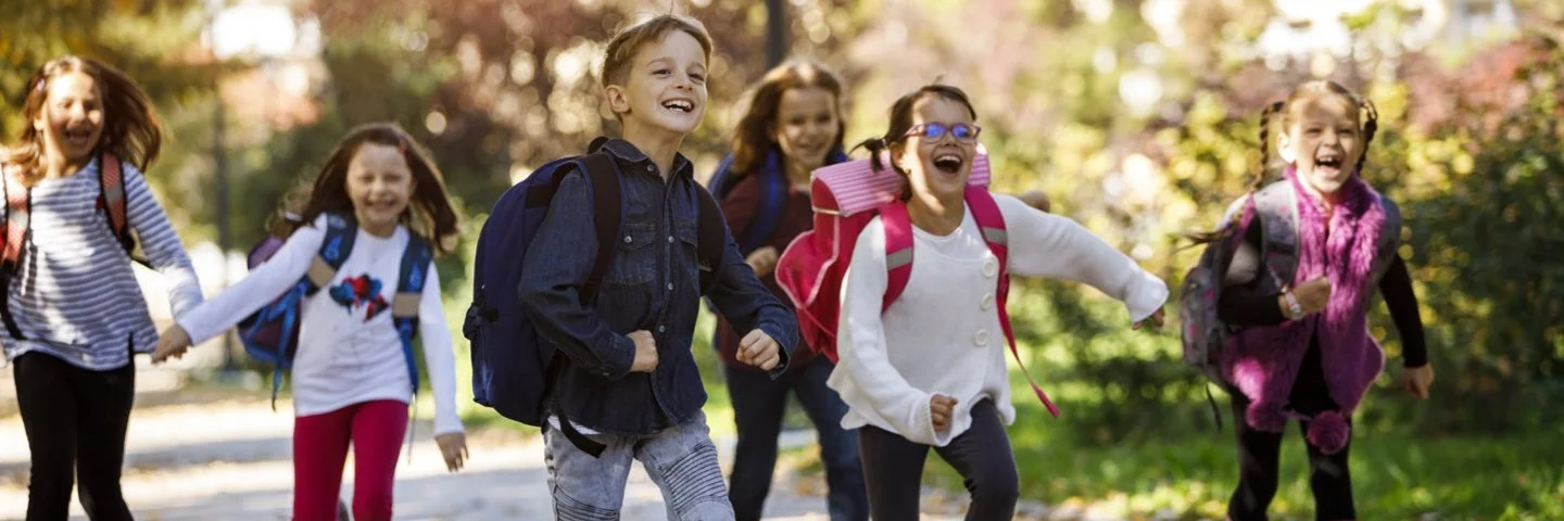 Der erste Schultag ist ein großer Schritt für heranwachsende Kinder.